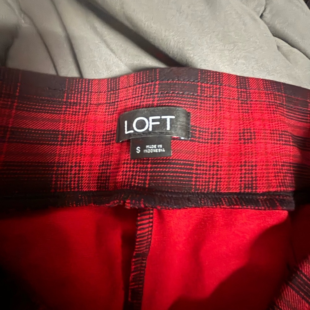 Sm The loft red and black plaid leggings